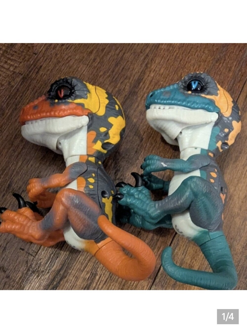 Wowwee Untamed Ferocious Fingerlings 2 Raptor Chomping Dinosaurs Green & Orange